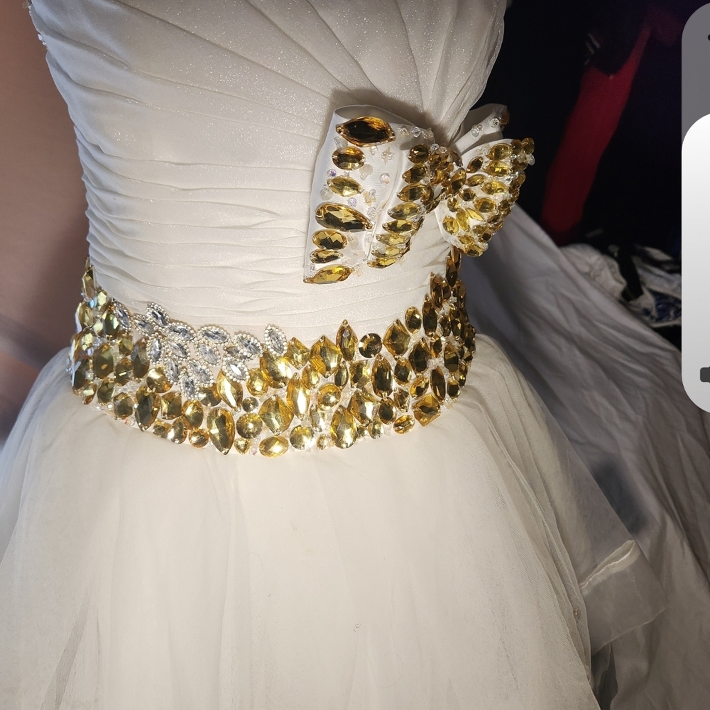 Elegant White&Gold Low Dress& 2 Free Pumps & Free Burberry Gator Blue Handbag.